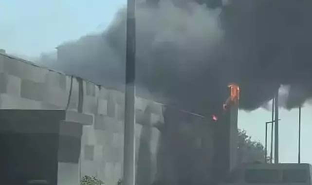 Silivri'de fabrika yandı