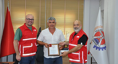 Türk Kızılayı'ndan Havza TSO Başkanı Erkan Acar'a kan bağışı madalyası