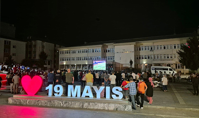 19 Mayıs milli maçla coştu