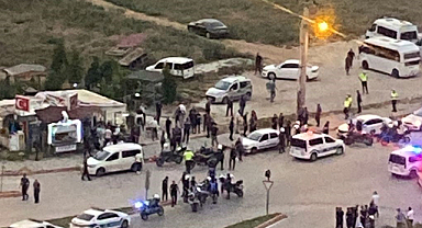 Adana'da minibüsçülerin hat kavgasını polis havaya ateş açarak durdurdu