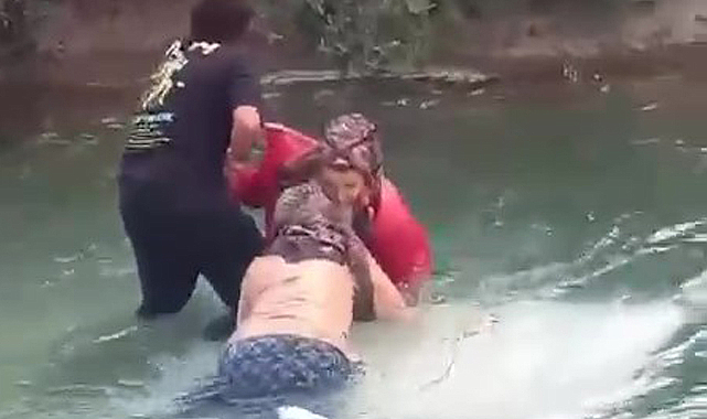 Adana'da sulama kanalına uçan araçta bulunan 6 kişi korku dolu anlar yaşadı