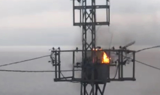 Ağrı'da elektrik trafosu alev aldı