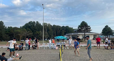 Alaçam'da ayak tenisi ve plaj voleybolu turnuvası başladı