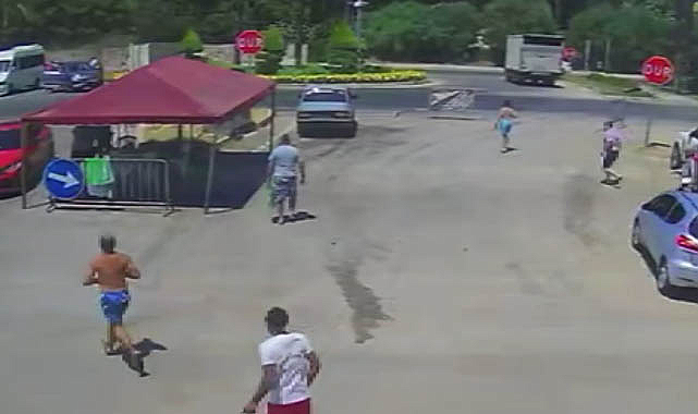 Antalya'nın Alanya İlçesi'nde otomobil kamyonete çarptı: 3 Yaralı