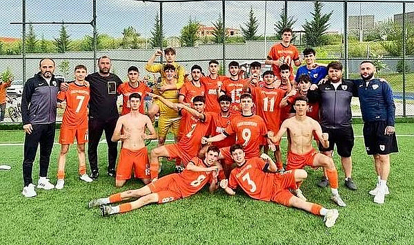 Atakum Belediyespor veda etti