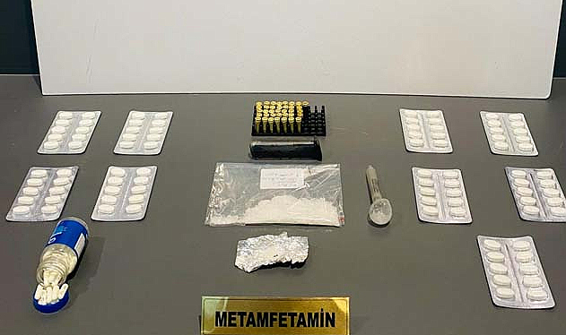 Atakum'da uyuşturucu baskını! Sentetik ecza ve metamfetamin bulundu