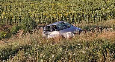 Çorum'da otomobil tarlaya uçtu! 2 kişi hayatını kaybetti