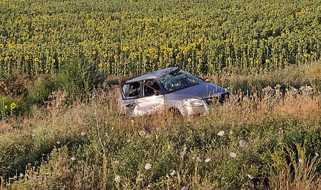 Çorum'da otomobil tarlaya uçtu! 2 kişi hayatını kaybetti