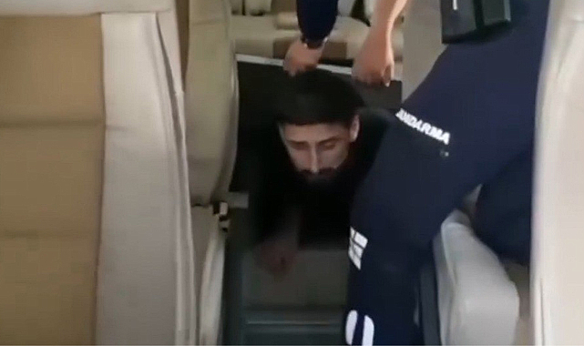 Edirne'de minibüsün gizli bölmesine saklandığını zanneden kaçaklar yakayı ele verdi