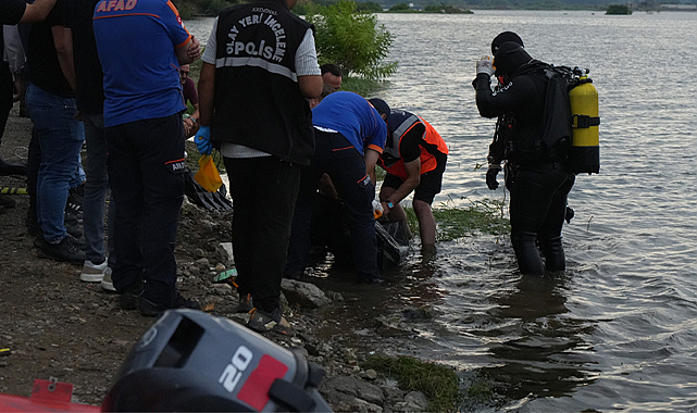 Edirne'de nehre düşen arkadaşı kurtarmak isterken boğuldu!