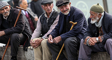 Emeklilere 5 bin TL ikramiye verilecek