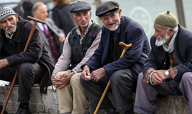 Emeklilere 5 bin TL ikramiye verilecek