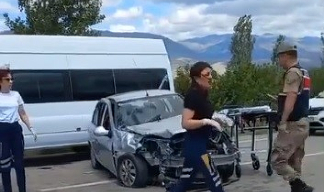 Erzincan'da trafik kazası: 1 ölü, 1 yaralı