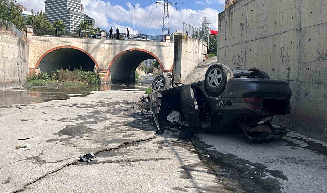 Esenyurt'ta yolu karıştıran sürücü dereye uçtu