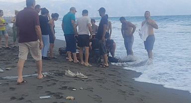 Hatay'ın Samandağ ilçesinde denizde boğulma tehlikesi geçiren kişi hastanede öldü