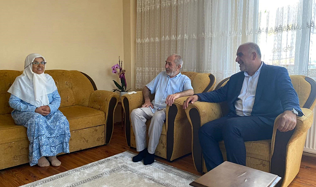 İbrahim Sandıkçı hacıları ziyaret etti