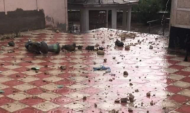 Konya'nın Kulu İlçesi'nde cami minaresine yıldırım düştü