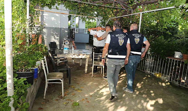 Limon bahçesinde uyuşturucu yetiştirirken yakalandı