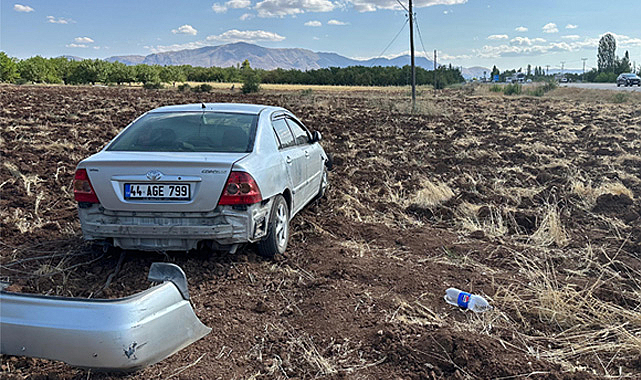 Malatya'nın Doğanşehir ilçesinde İbrahim Muhammed Halil idaresindeki otomobil, şarampole düştü