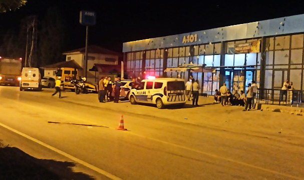 Motosikletin çarptığı çocuk ve sürücü öldü