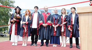OMÜ İletişim Fakültesi'nde coşkulu mezuniyet töreni