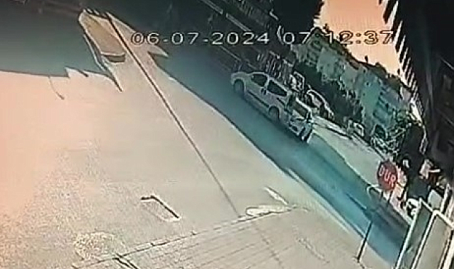 Otomobil sürücüsünün dikkatsizliği faciaya neden oluyordu