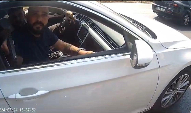 Pendik'te trafikte tartıştığı motosiklet sürücüsüne silah çekti