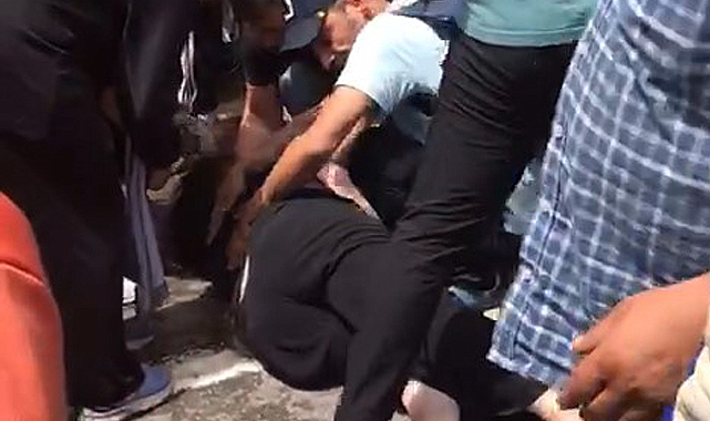 Rize’de yaya geçidinden geçmek isteyen kadına araba çarptı