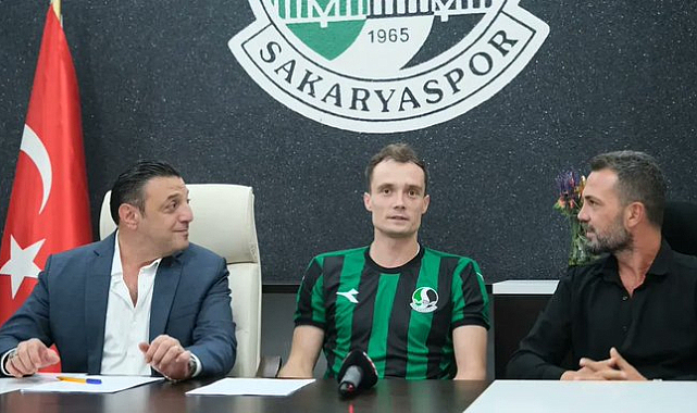 Sakaryaspor Jakub Szumski ile resmi sözleşme imzaladı
