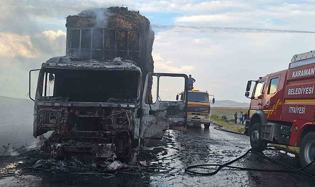 Saman balyası yüklü tır alev alev yandı