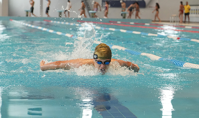 Samsun'da 3 yıl önce tadilata giren OMÜ Olimpik Yüzme Havuzu hizmete açıldı