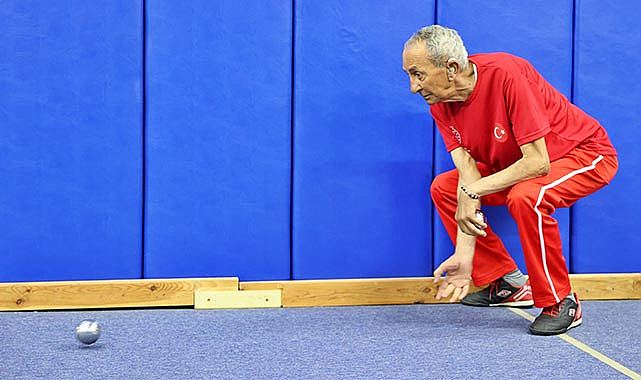 Samsun’da 78 yaşındaki Şahin Dursun takım kaptanı