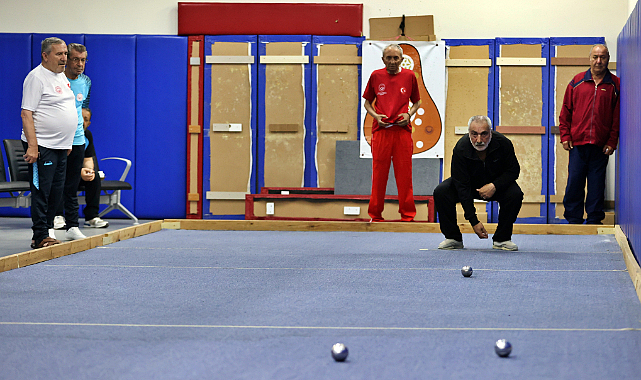 Samsun'da ihtiyar delikanlılar iş başında