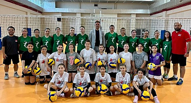 Samsun'da voleybol yaz spor okullarına rekor başvuru