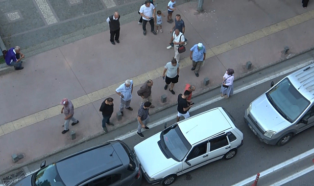 Samsun'da zincirleme trafik kazası! 3 araç birbirine girdi