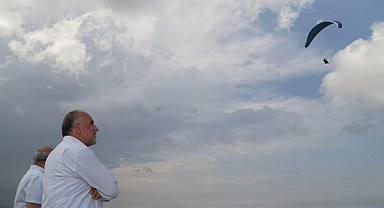 Samsun'un Canik ilçesinde yamaç paraşütü yarışmasında 18 farklı şehirden 45 sporcu yarıştı