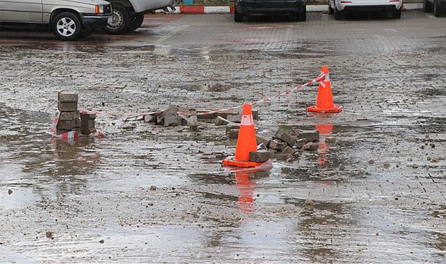 Samsun'un Kavak ilçesinde sağanak yağış vatandaşlara zor anlar yaşattı