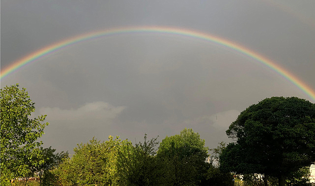 Samsun'un Kavak ilçesinde yağmurun ardından çıkan gökkuşağı mest etti