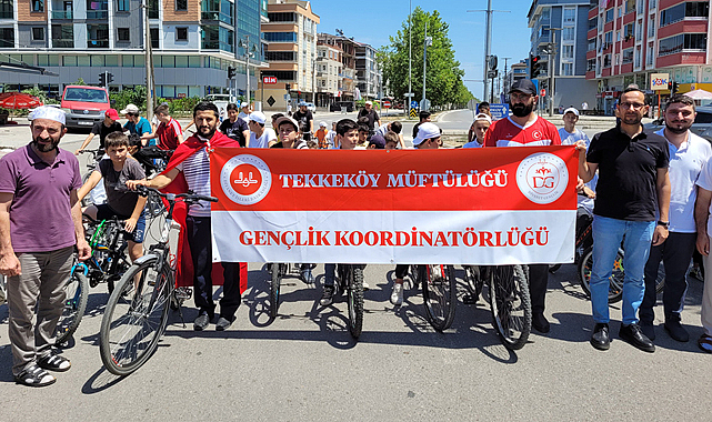 Samsun'un Tekkeköy İlçesi'nde gençlerden 15 Temmuz bisiklet turu 
