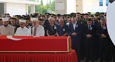  Şehit Yarbay Demirkan gözyaşları içinde son yolculuğuna uğurlandı