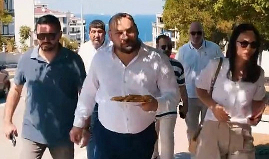 Serhat Türkel'den Atakum Belediyesi'ndeki mesai arkadaşlarına anlamlı ziyaret