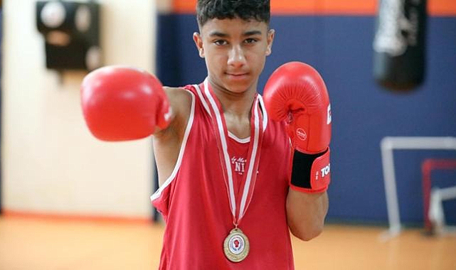 Sosyal medyada keşfedilen boksörün hedefi Avrupa şampiyonluğu