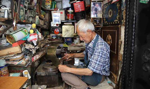 Tenekeye adanmış bir ömür