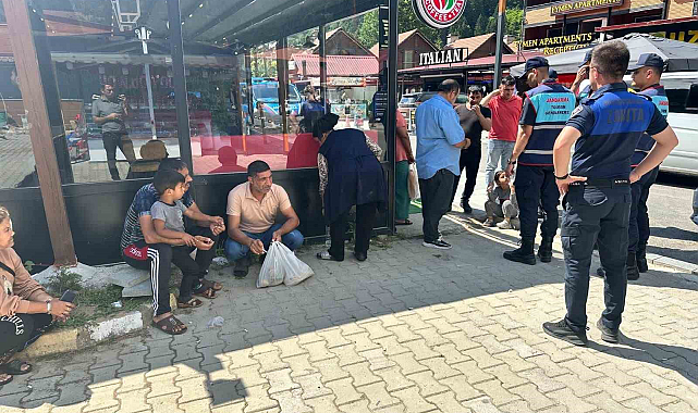 Uzungöl'de dilencilere zabıta ekiplerinden operasyon