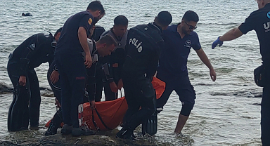 Van Gölü'nde serinlemek isteyen 2 kişi boğularak can verdi