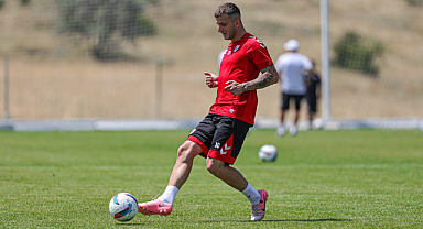 Yunus Emre forma peşinde