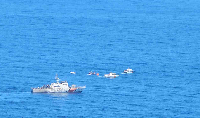 2 kişinin ölümüne sebep olan teknenin kaptanını arama çalışmaları sürüyor