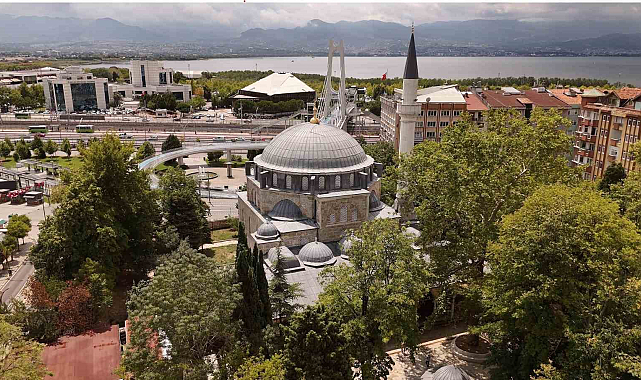 445 yıllık cami zamana meydan okuyor