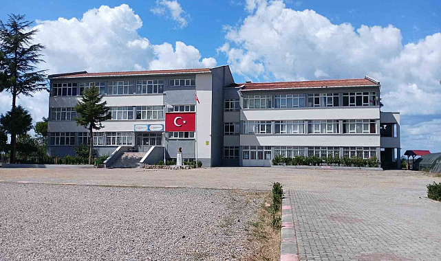 Alaçam'da ilkokul ve ortaokul öğrencileri birbirinden ayrılıyor