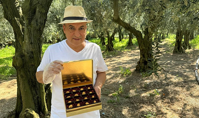 Altın kaplamalı zeytin yok satıyor